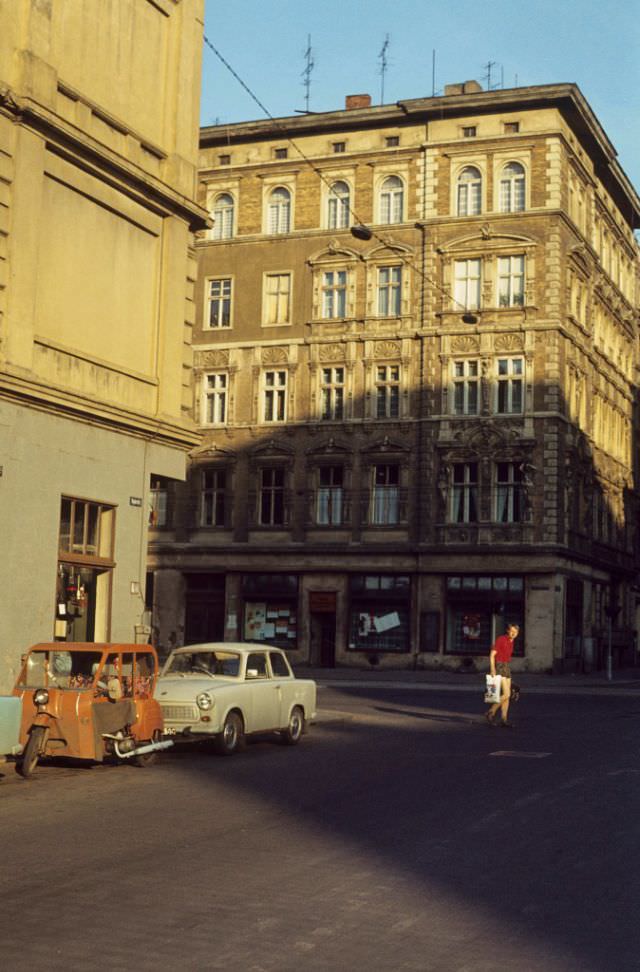 #25 Magdeburg street scenes, 1980