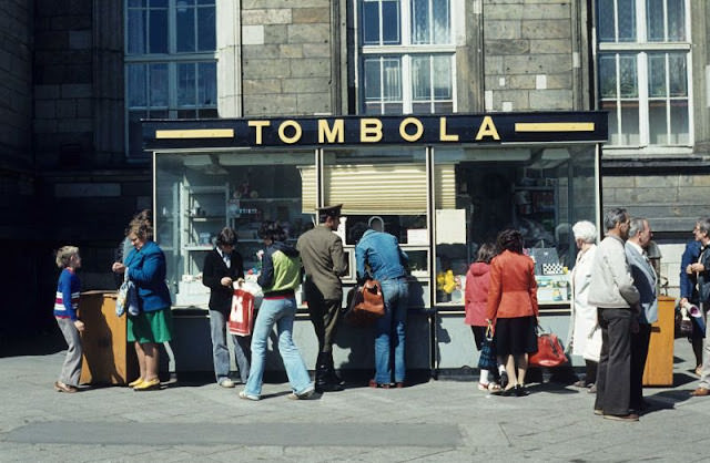 #6 Magdeburg. Raffle in front of the Magdeburg main station, 1980