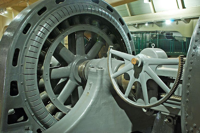 #12 1903 electric generator at the Henry Ford Museum