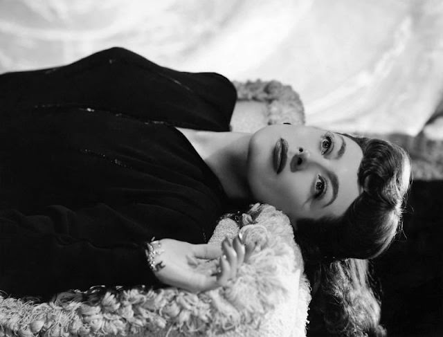 #1  Joan Crawford’s Unforgettable Presence in “Above Suspicion” (1943) #1 Movies