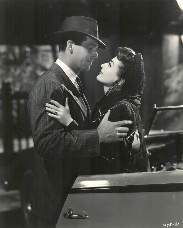 Joan Crawford’s Unforgettable Presence in “Above Suspicion” (1943) Movies