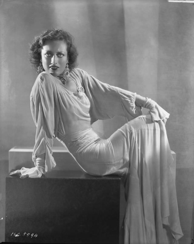 Joan Crawford’s Luminous Performance in Our Blushing Brides (1930) Movie through Photos Movies