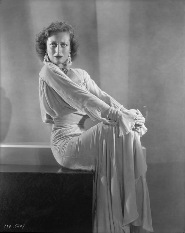Joan Crawford’s Luminous Performance in Our Blushing Brides (1930) Movie through Photos Movies