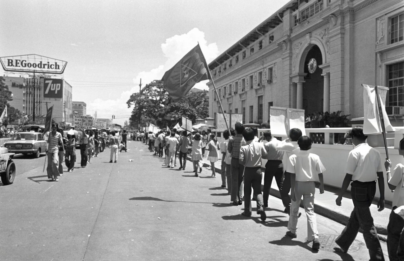 #26 University students protest against President Ferdinand Marcos, demanding the restoration of habeas corpus, suspended by the government.