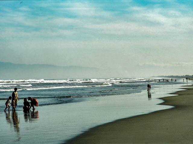 #17 Lingayen Gulf, Philippines, 1980.