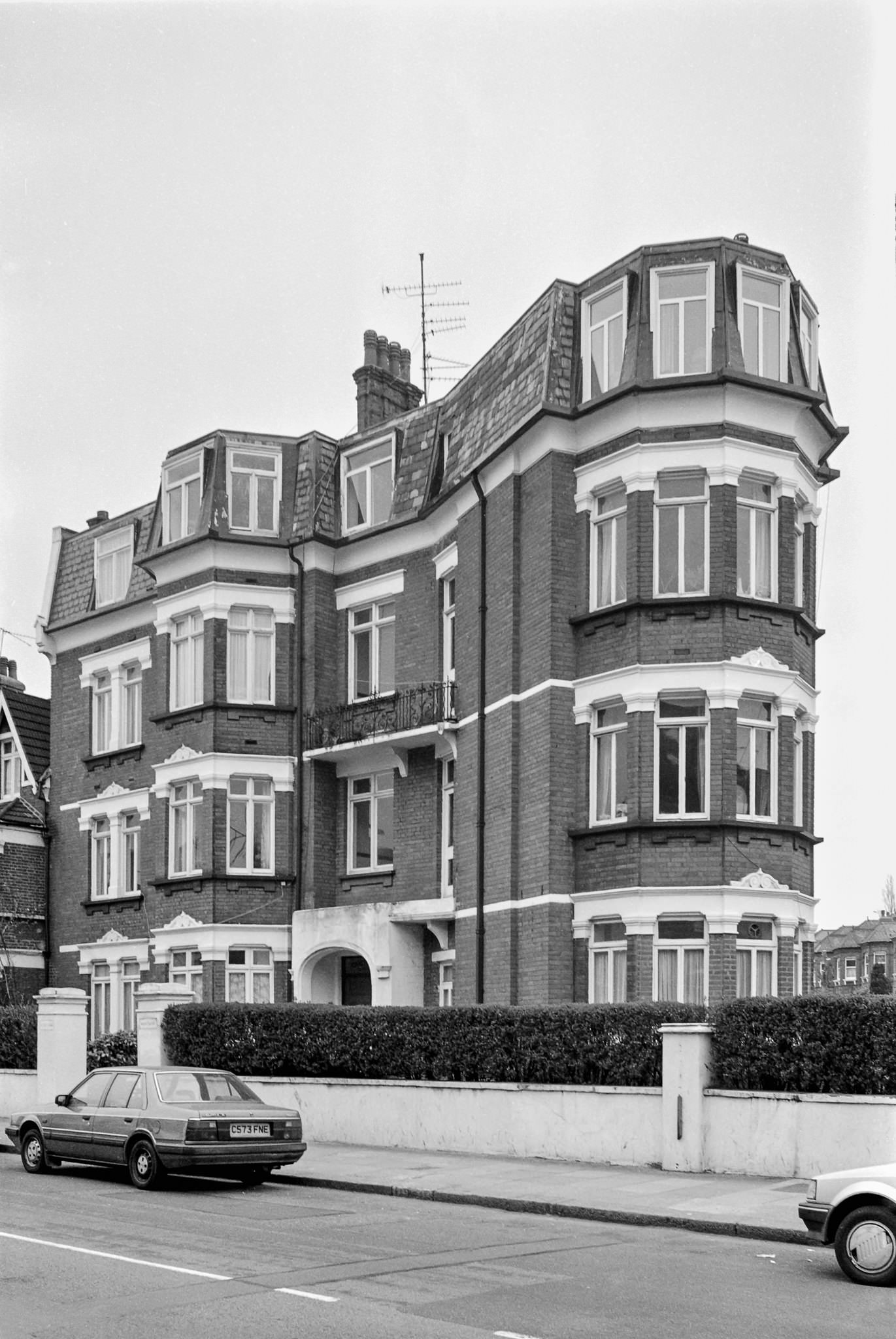 #17 Saturn 3s, Imperial Way, Croydon, 1990s