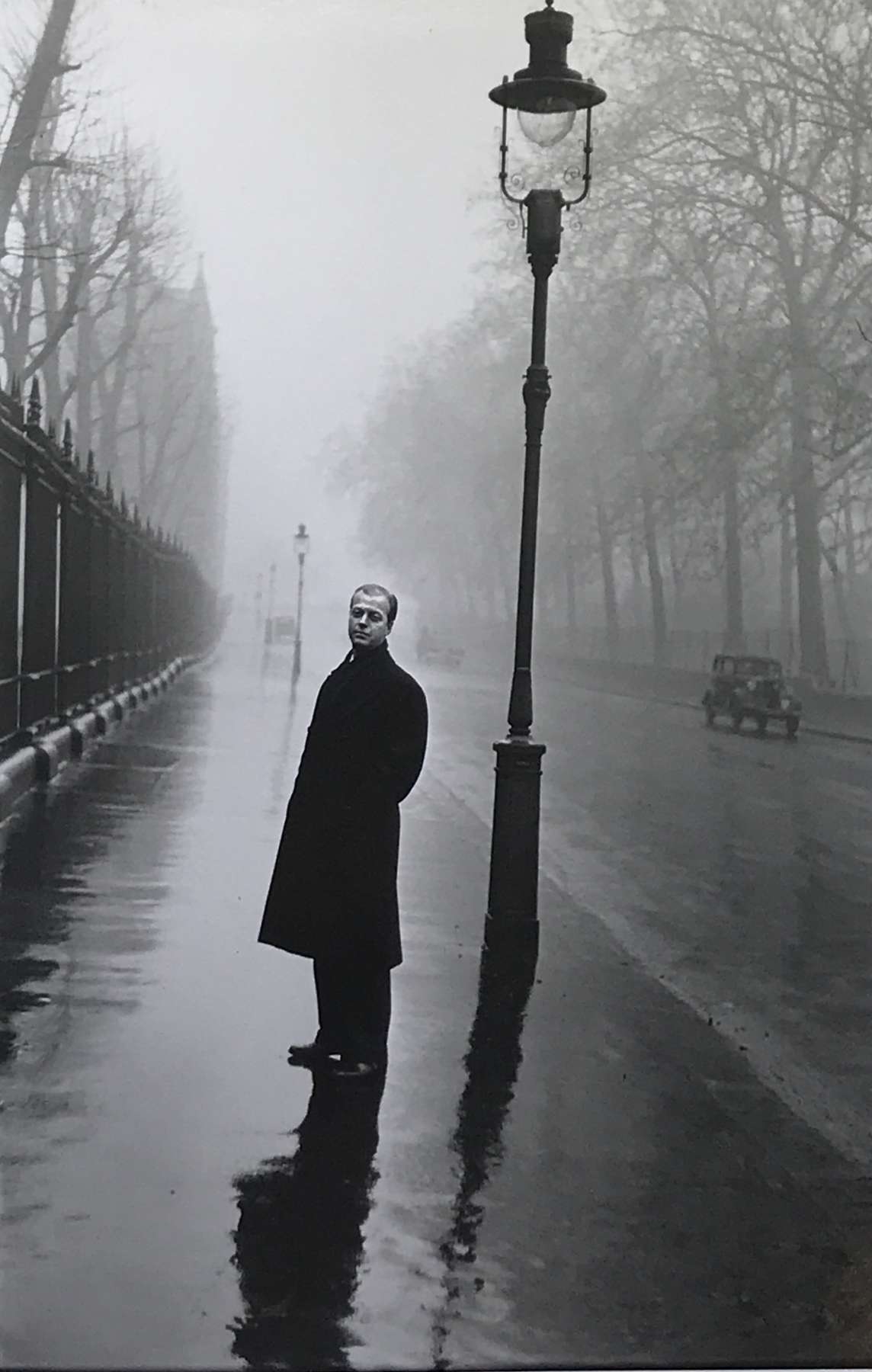 #10 Elliott Erwitt, Eric Ambler, 1952