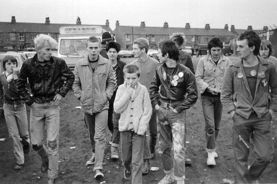 Stunning Vintage Photos of Manchester Football Fans, 1976-77 Sports