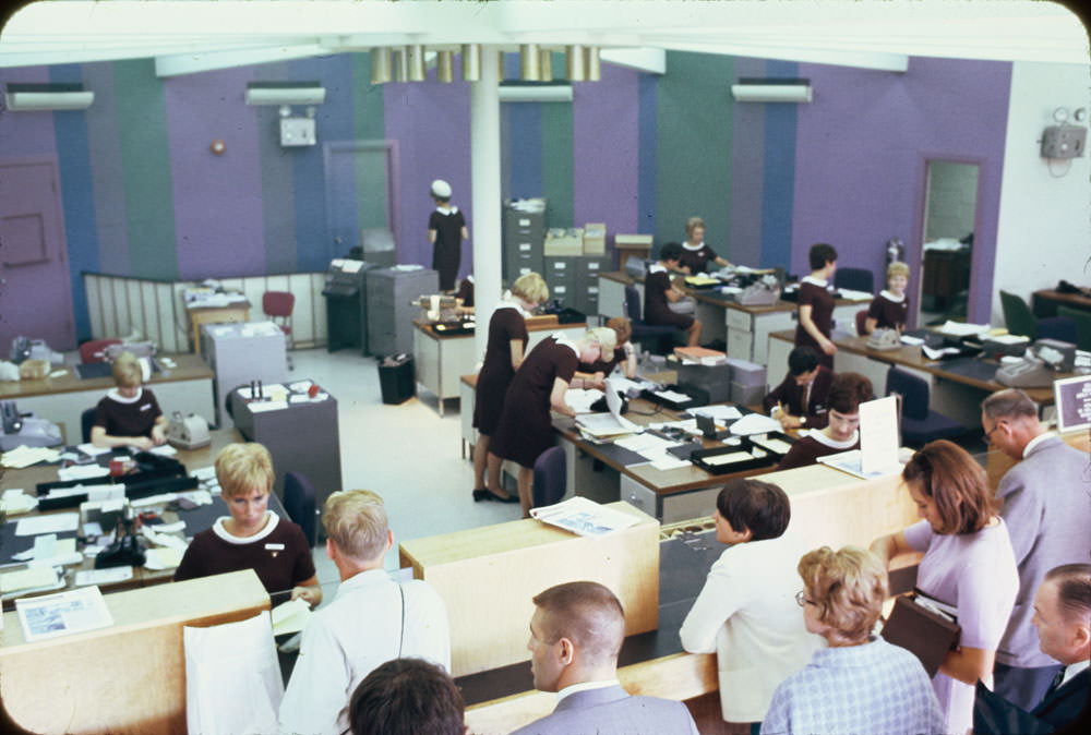 #24 Interior, Canadian Imperial Bank of Commerce, Montréal, Quebec 1967