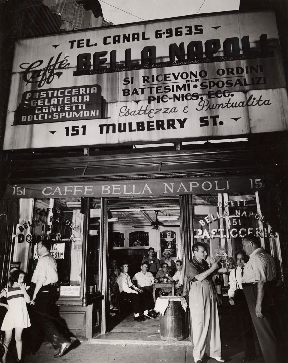 #33 Caffé Bella Napoli, Mulberry Street, 1944.