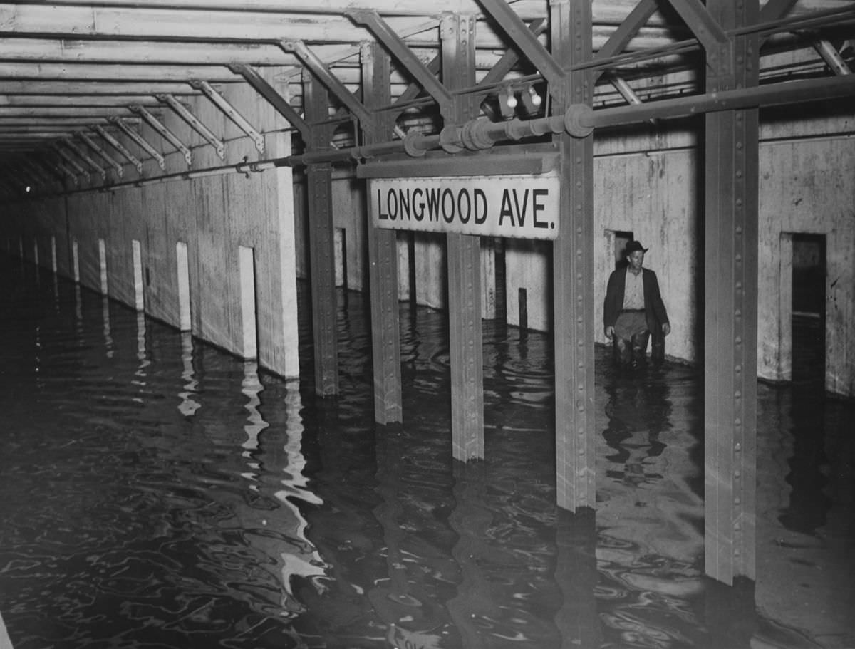 #5 A flood stops the Bronx subway, 1941.