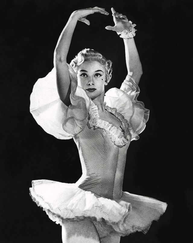 A Star is Born: Audrey Hepburn’s Enchanting Debut in “Secret People” (1952) Movies &; TV