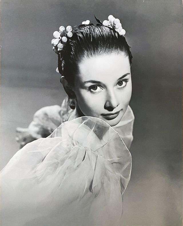 A Star is Born: Audrey Hepburn’s Enchanting Debut in “Secret People” (1952) Movies &; TV