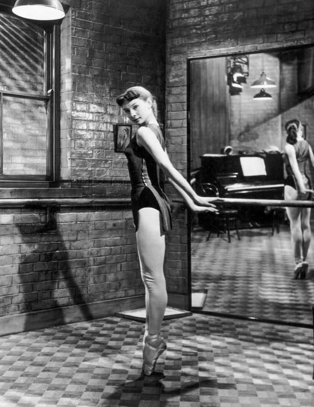 A Star is Born: Audrey Hepburn’s Enchanting Debut in “Secret People” (1952) Movies &; TV