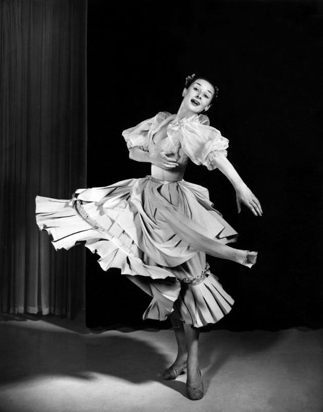 A Star is Born: Audrey Hepburn’s Enchanting Debut in “Secret People” (1952) Movies &; TV