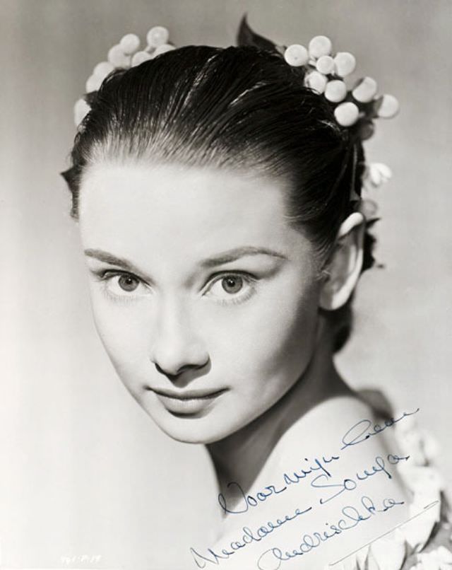 #21 A Star is Born: Audrey Hepburn’s Enchanting Debut in “Secret People” (1952) #21 Movies & TV