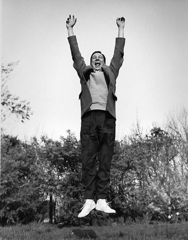 #13 Mike Wallace, 1957