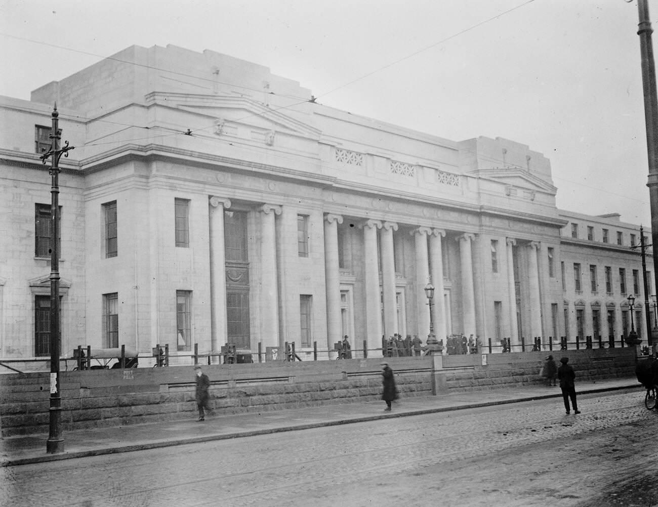 #22 The fateful session of the Dail Eireann opened at the New University College Dublin, 1921.