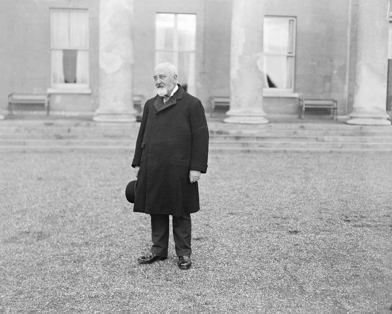 #24 The Irish Governor General’s first speech to both houses at Dublin with Mr T M Healy outside the Senate House, 1922.
