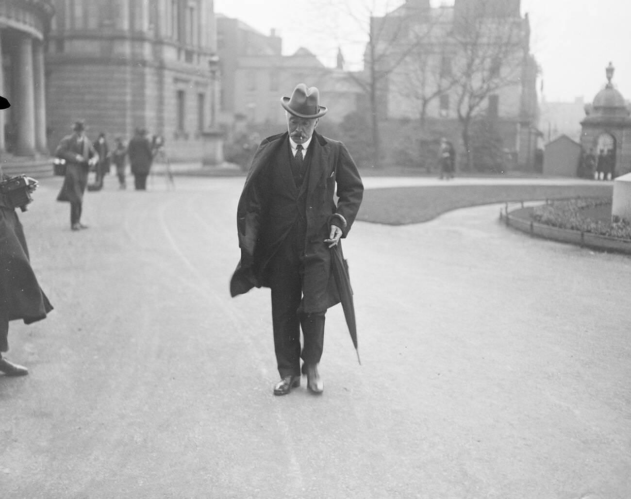 #30 The Irish Governor General’s first speech to both houses at Dublin with Lord Glenavy arriving, 1922.
