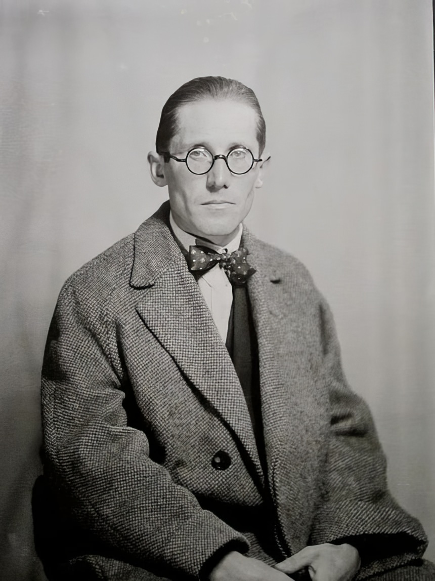 #17 Le Corbusier (Charles-Édouard Jeanneret), Paris, circa 1927