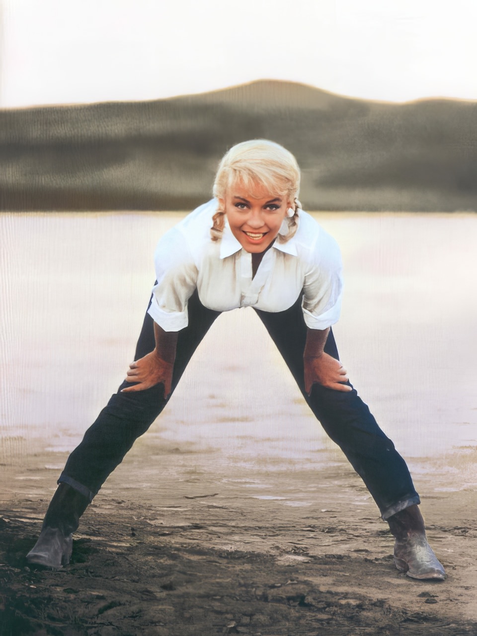 Intimate and Candid Marilyn Monroe through the Lens of Eve Arnold Celebrities