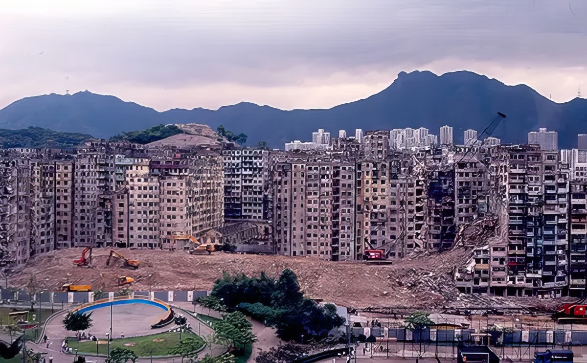 #22 Kowloon Walled City during the 1993 demolition.