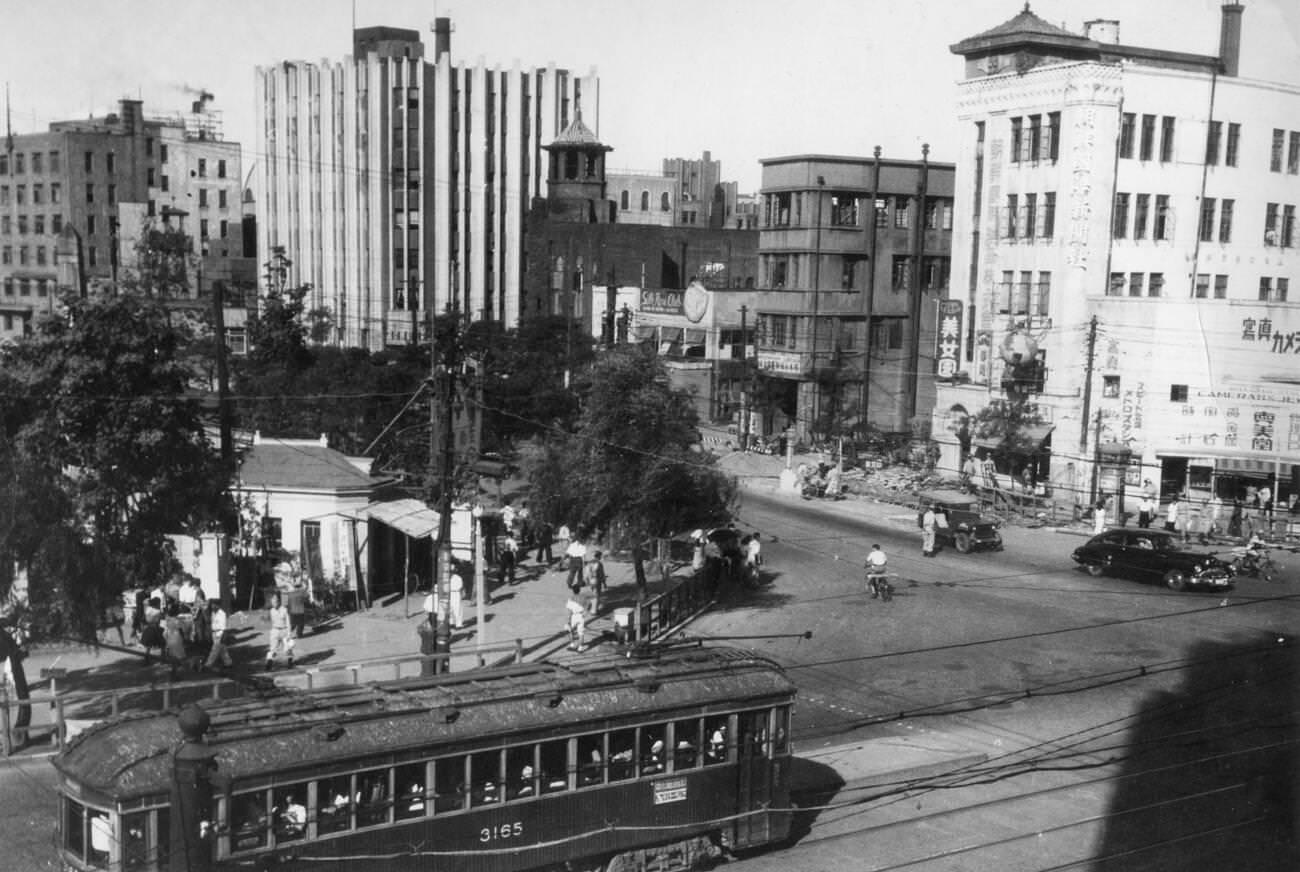 #5 Street scenes in Tokyo, 1950s.