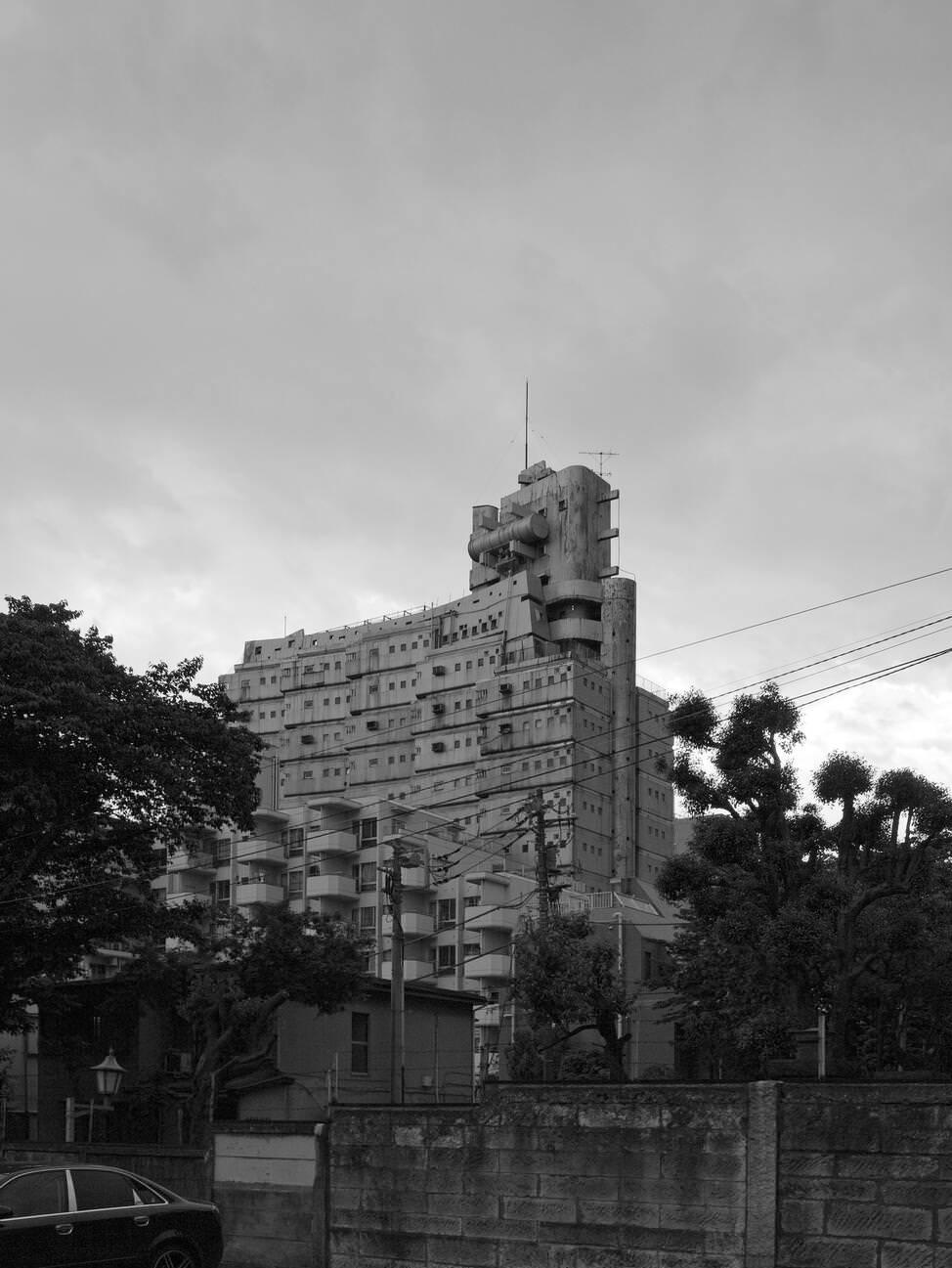 #97 New Sky Building by Yoji Watanabe in Shinjuku, Tokyo, 2010. View showing water tower.