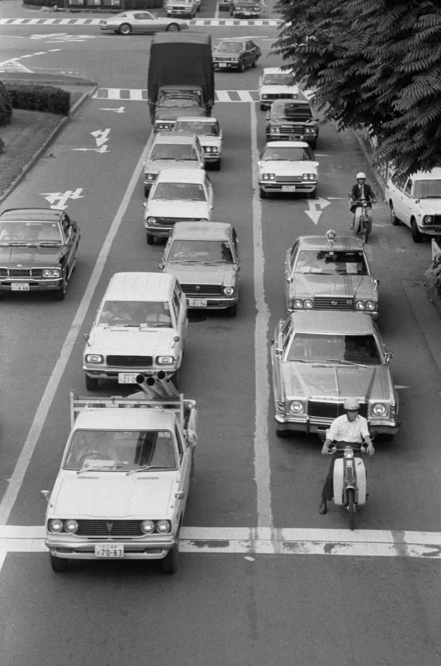 #115 Traffic, Tokyo, 1979.
