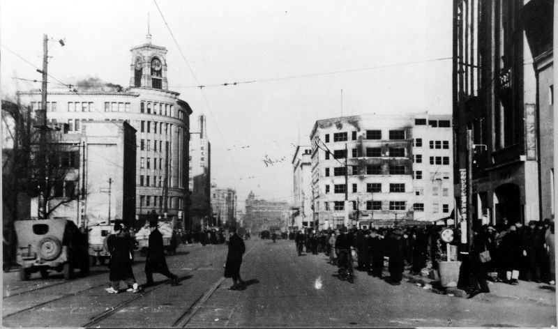 #33 Street scenes of Ginza, 1940s.