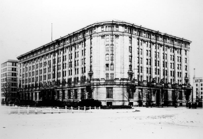 #2 Yusen Building, Marunouchi, 1940s.