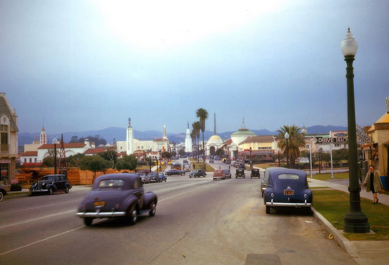 #12 Westwood Village, Los Angeles, 1941