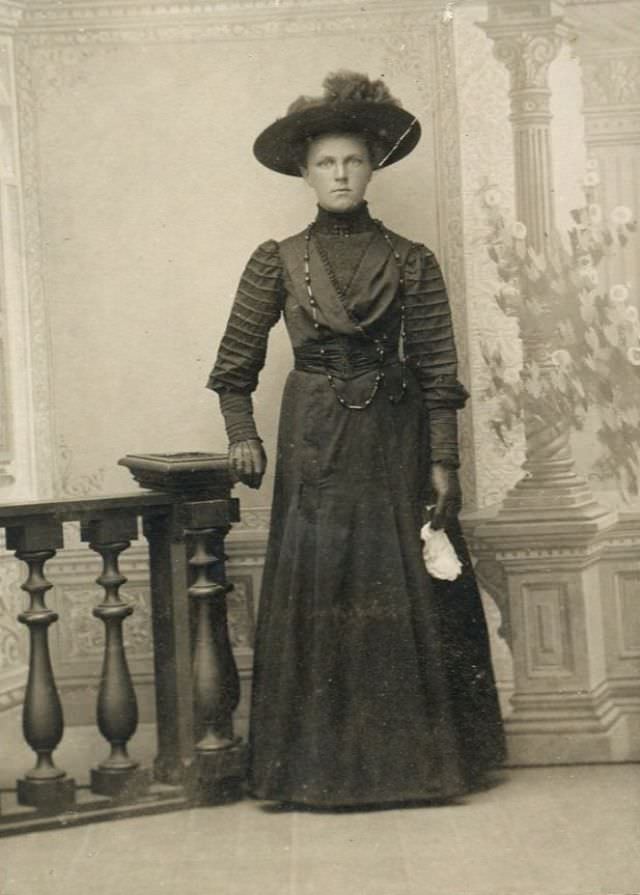 #15 Swedish woman, Nosund, Sweden studio