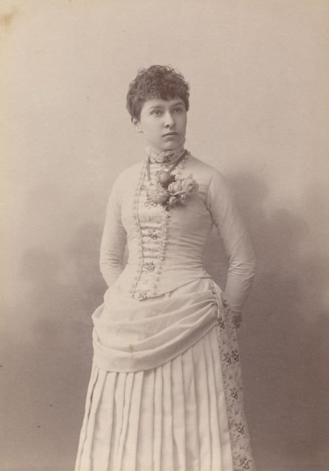 #8 Lady in white, San Francisco, California