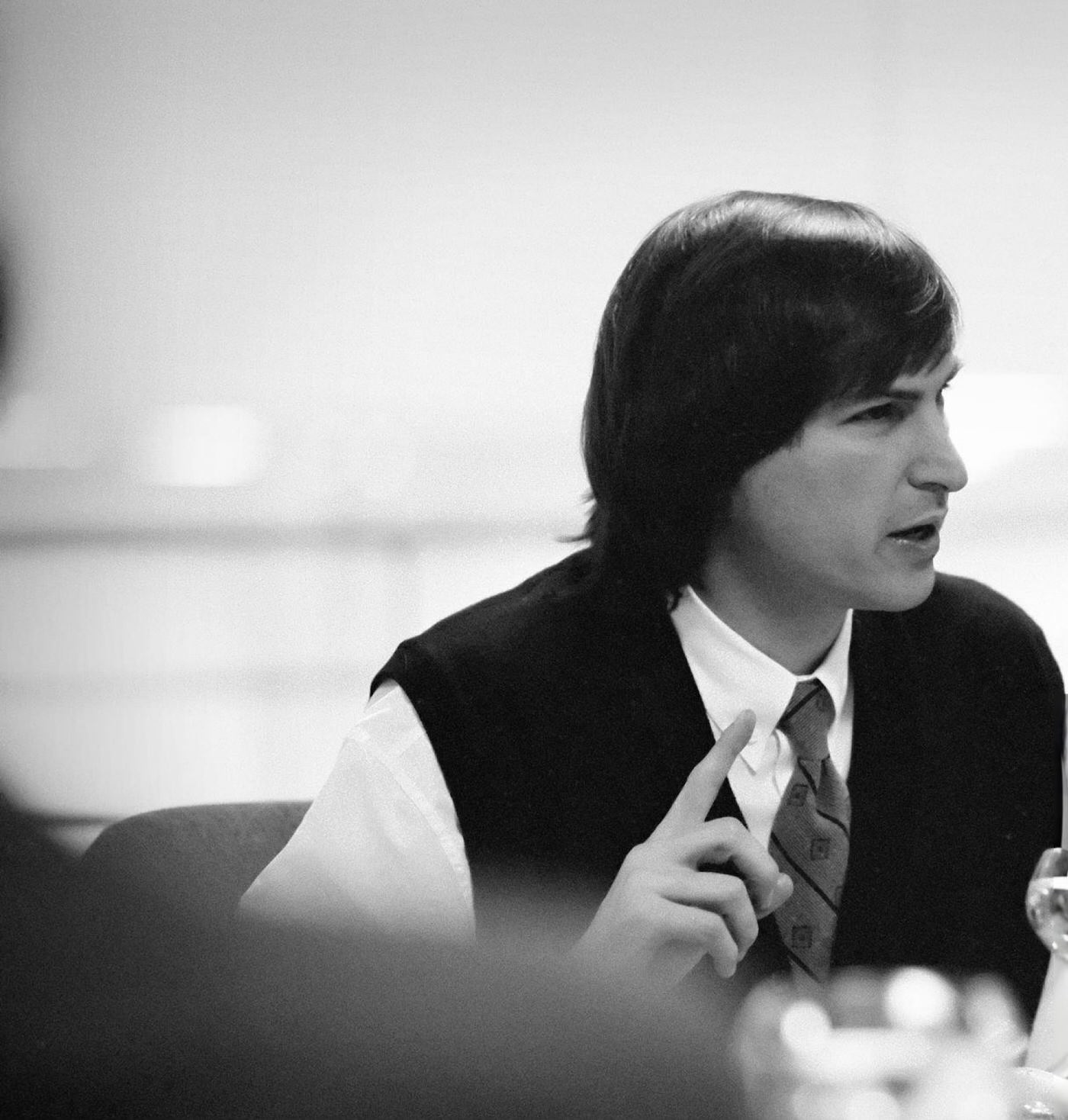 #13 Steve Jobs in a meeting with Canon CEO Fujio Mitarai, 1989.