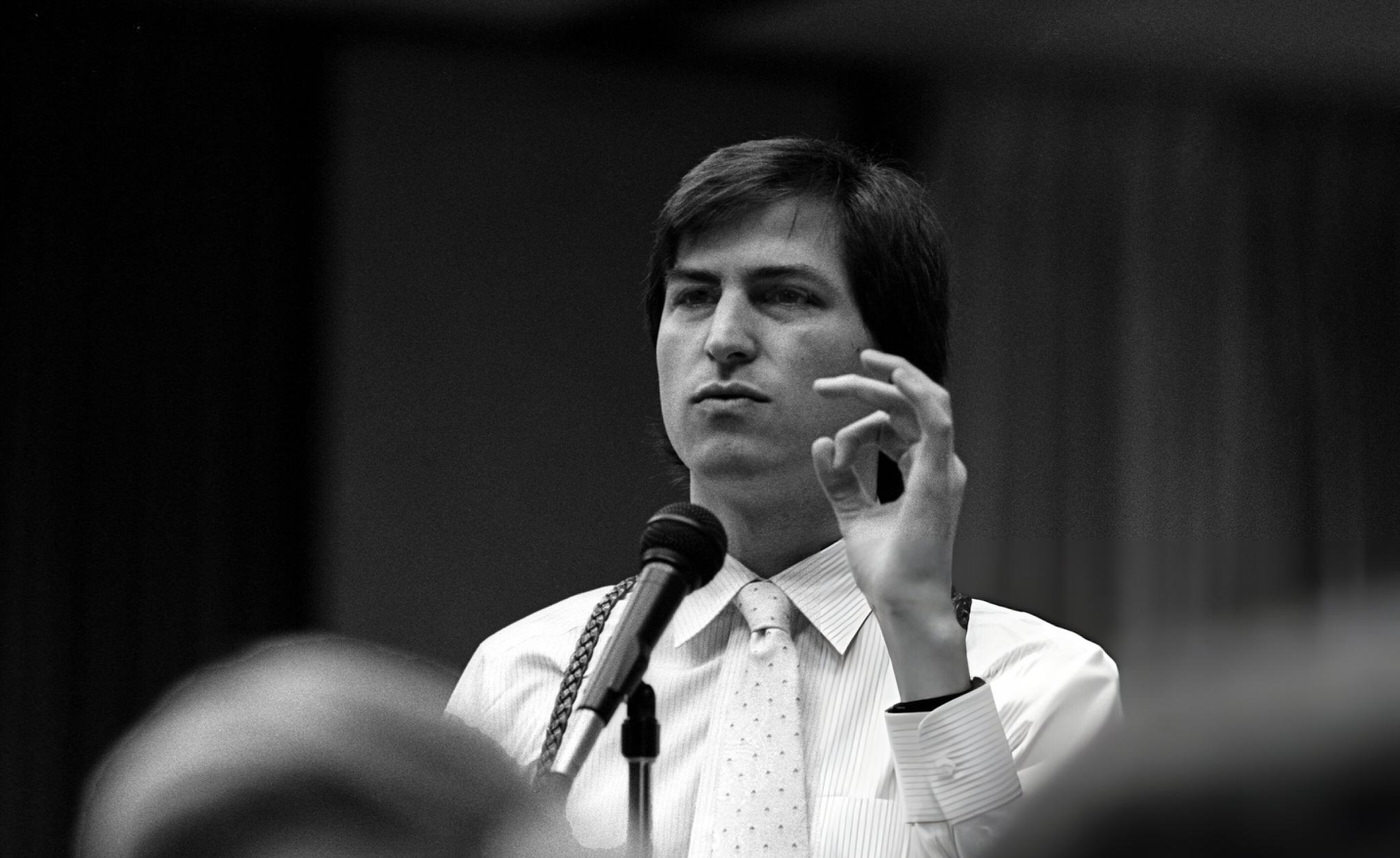 #9 Steve Jobs speaking at the annual PC Forum in Phoenix, Arizona, 1985.