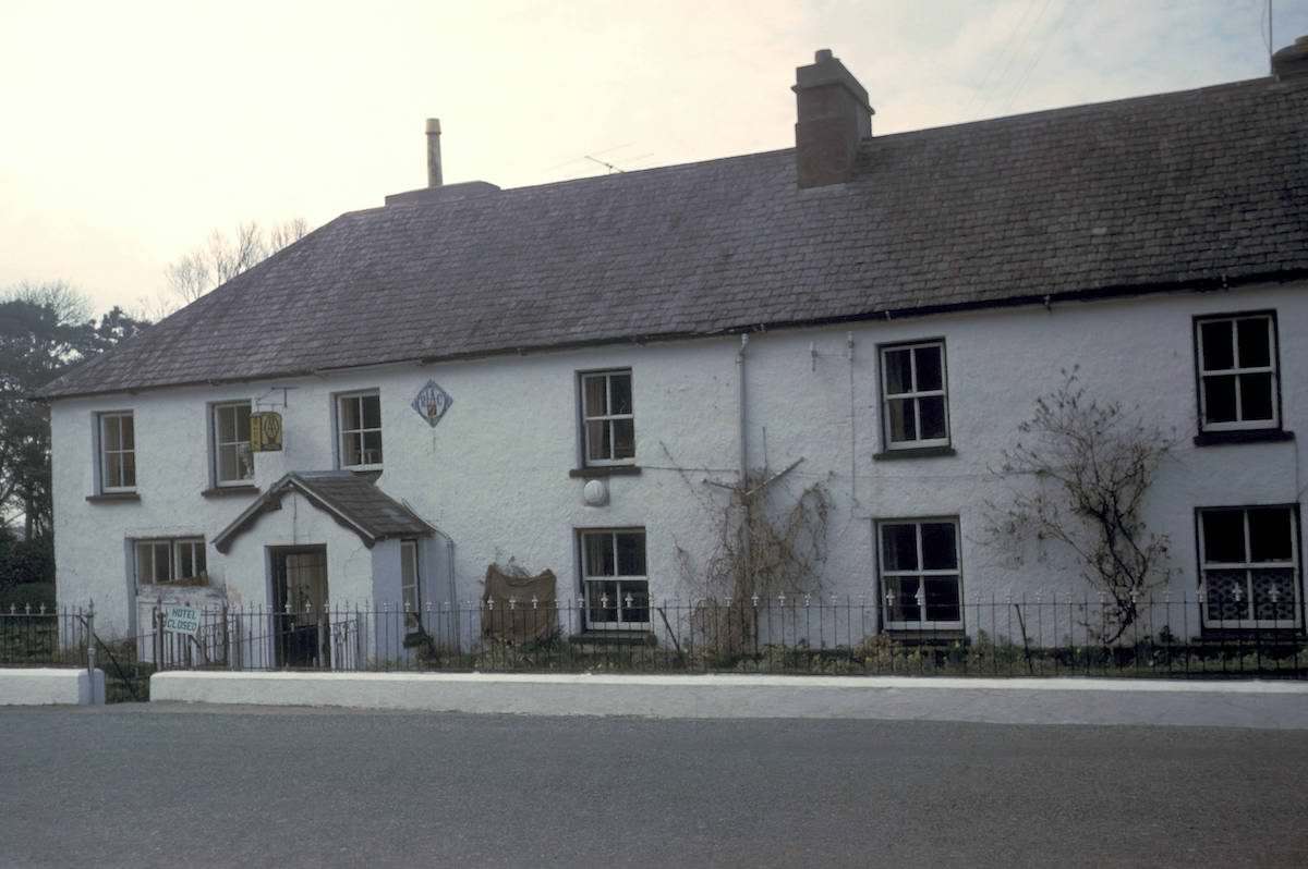 #11 Hotel with closed sign on gate – 1964