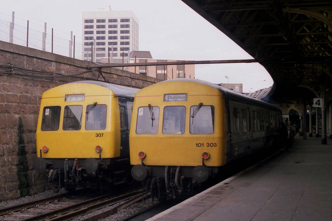 #37 Metro-Cammell Class 101 units at Dundee, 1984