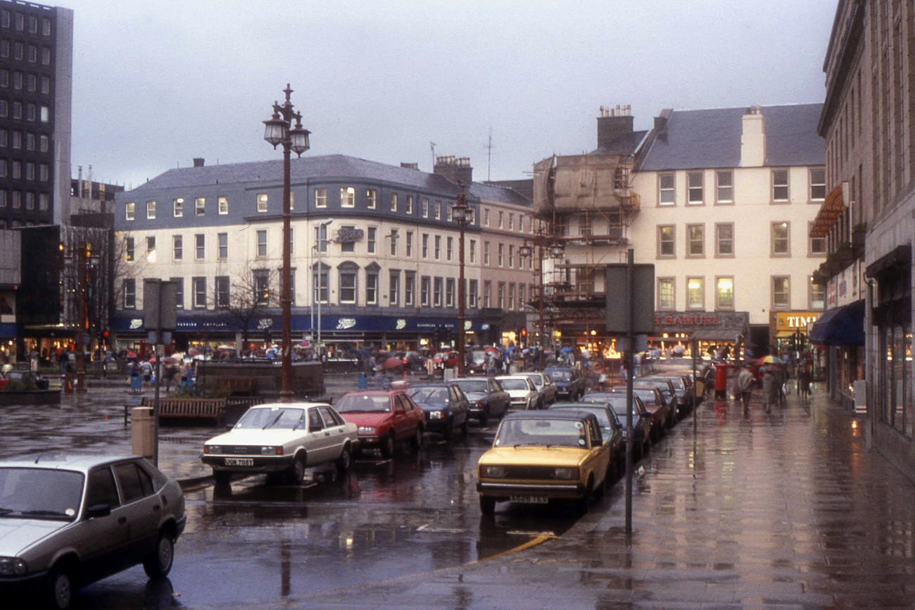 #38 City Square in the rain, 1984