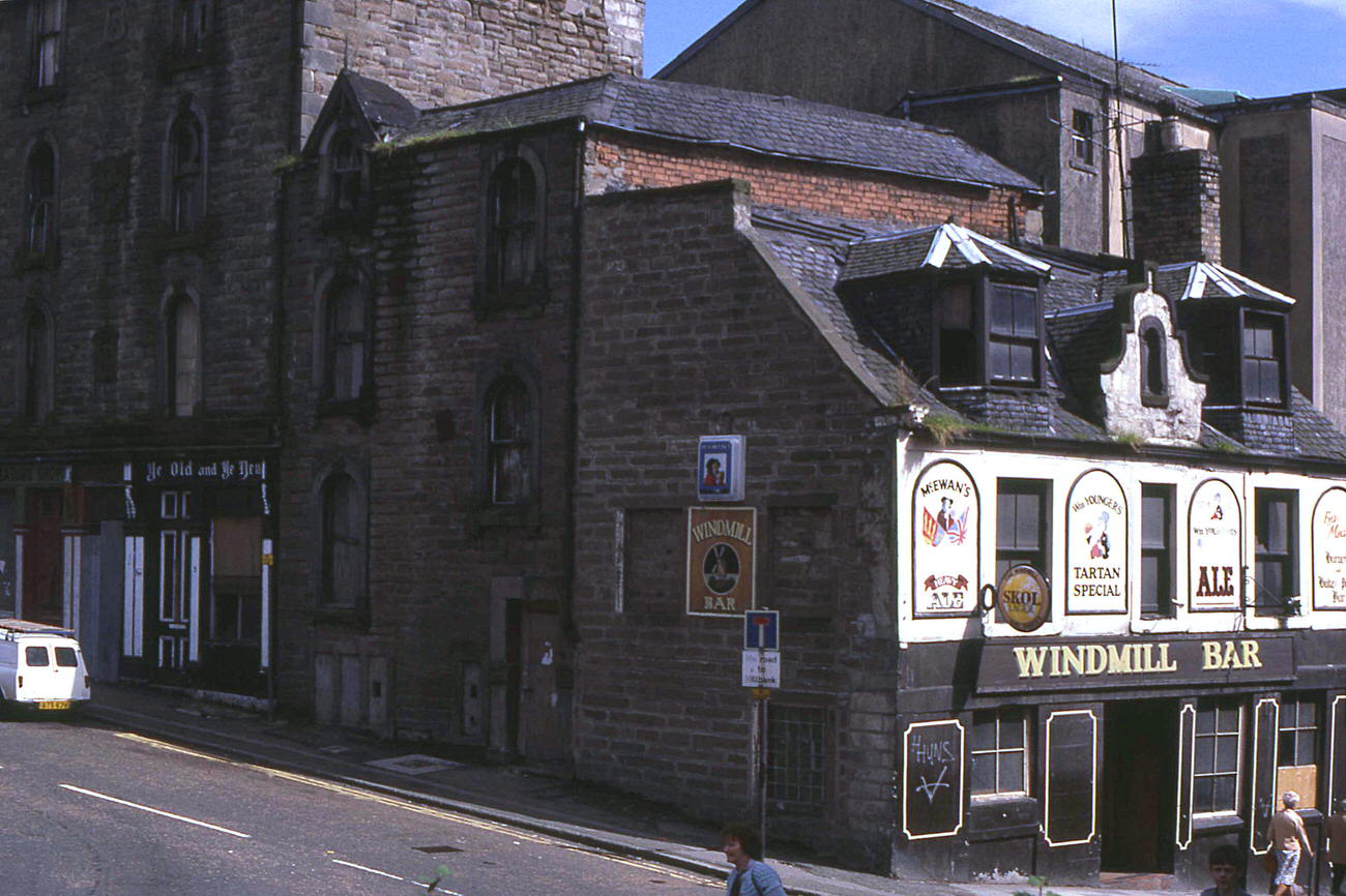 #50 The Windmill Bar at the corner of Hilltown and Ann Street, 1985