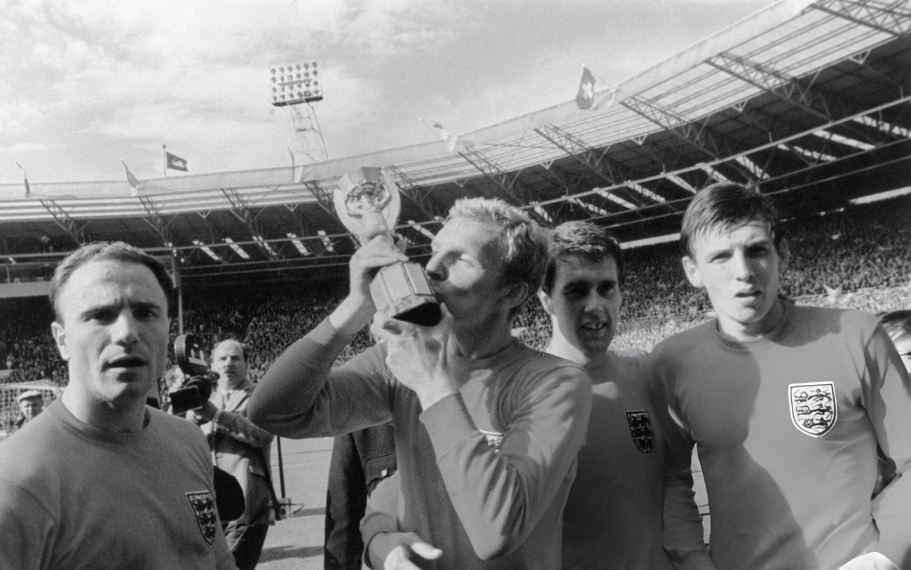 Bobby Moore kisses the Jules Rimet World Cup trophy after England’s 4-2 win over West Germany, 1966.