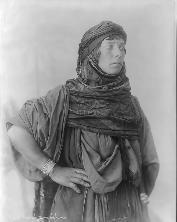 #32 Bedouin woman, 1900s