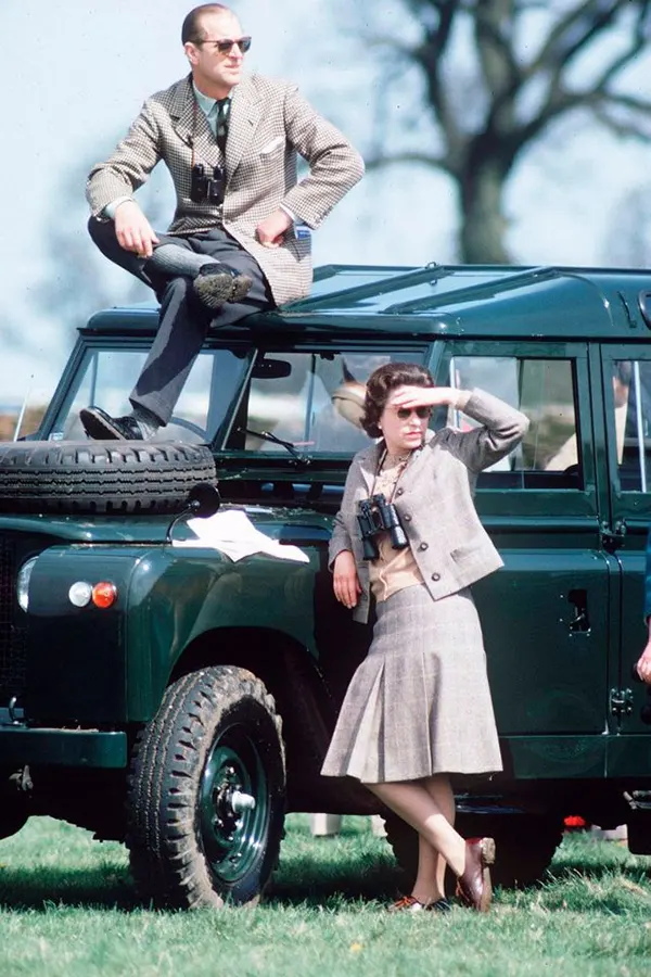 #26 Queen Elizabeth II and Prince Phillip at the horse races, 1968.