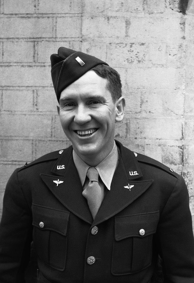 #40 Burgess Meredith, the Hollywood film star, is serving as a public relations officer with the air transport command of the U.S. Army, at the U.S. Army headquarters in London on June 10, 1943.