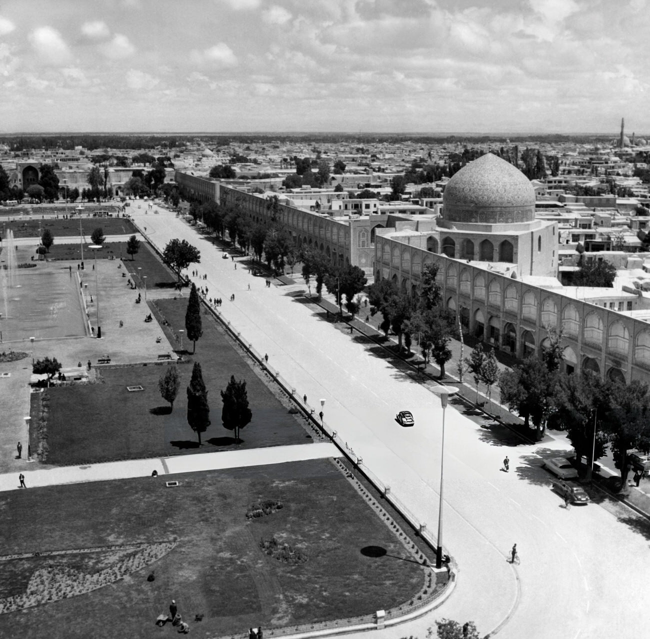 #60 The Sheikh Lotfollah Mosque, Isfahan, Iran, 1960s.