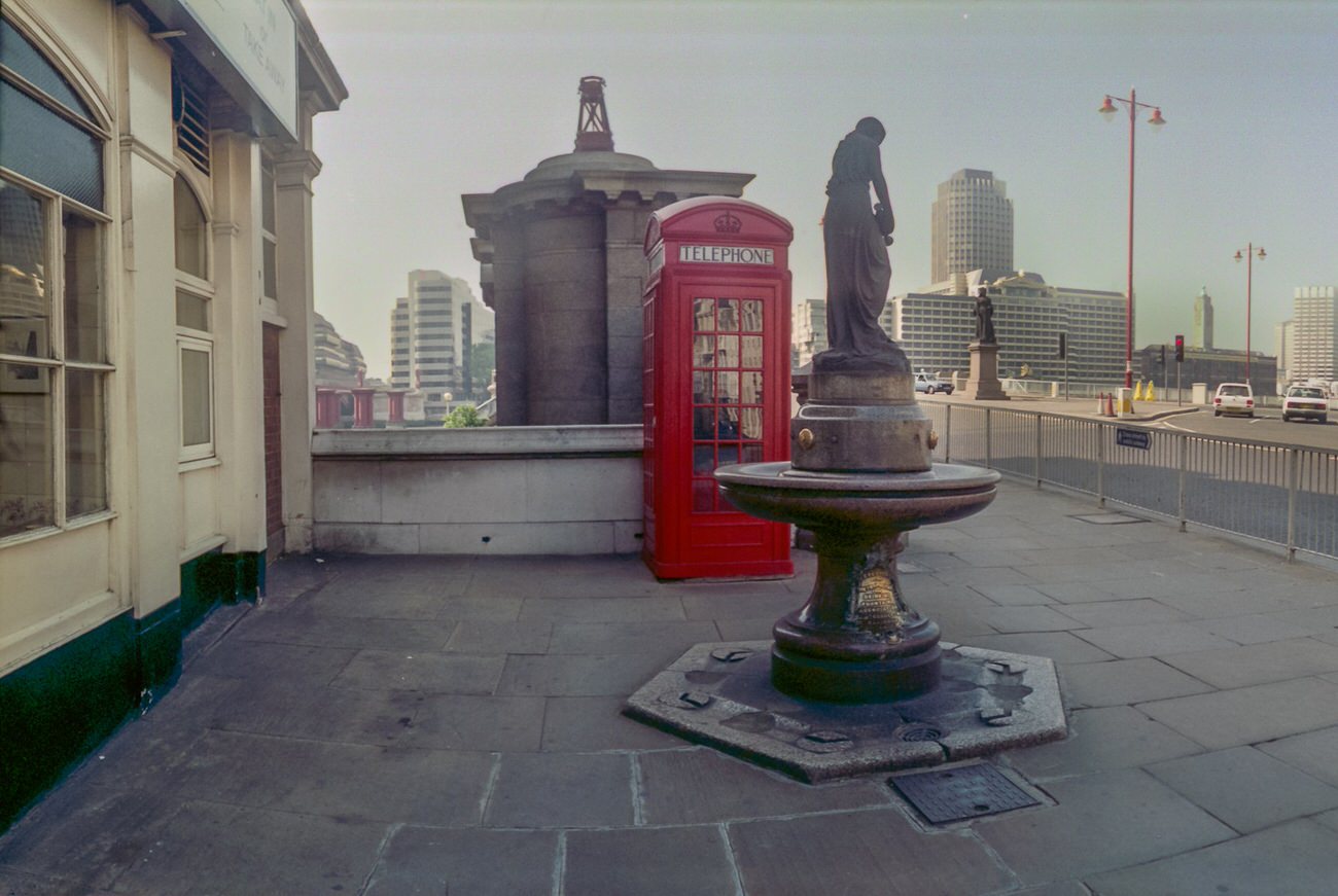 #30 Blackfriars Bridge, City, 1992