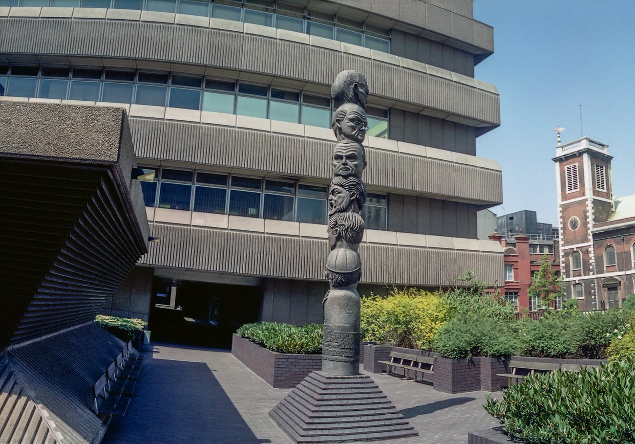 #42 Baynard House, Queen Victoria St, City, 1992