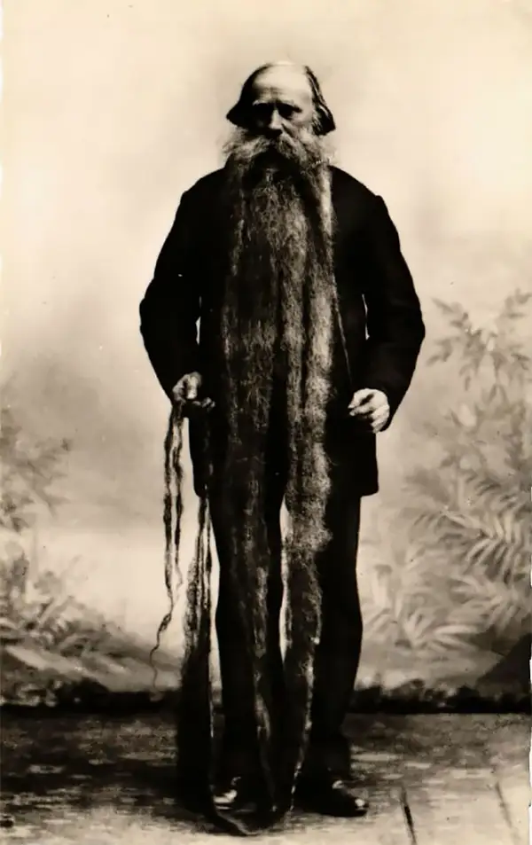 Louis Coulon: The Man with 11-Foot Beard, Which He Used as a Nest for his Beloved Cats Weird