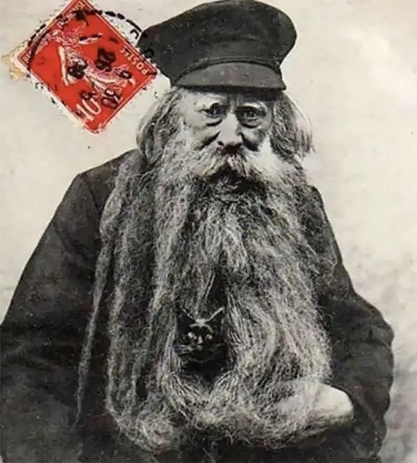 Louis Coulon: The Man with 11-Foot Beard, Which He Used as a Nest for his Beloved Cats Weird